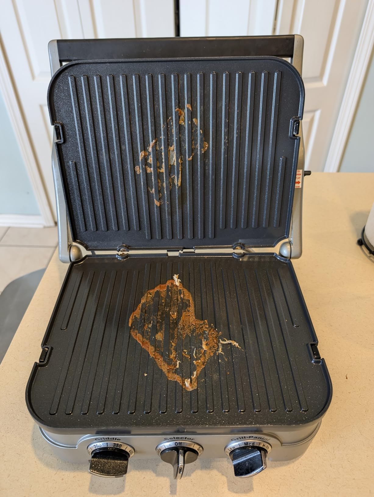 Cuisinart Panini Press and Grill, 1500W 5-in-1 Griddler, Dishwasher-Safe customer photo 1