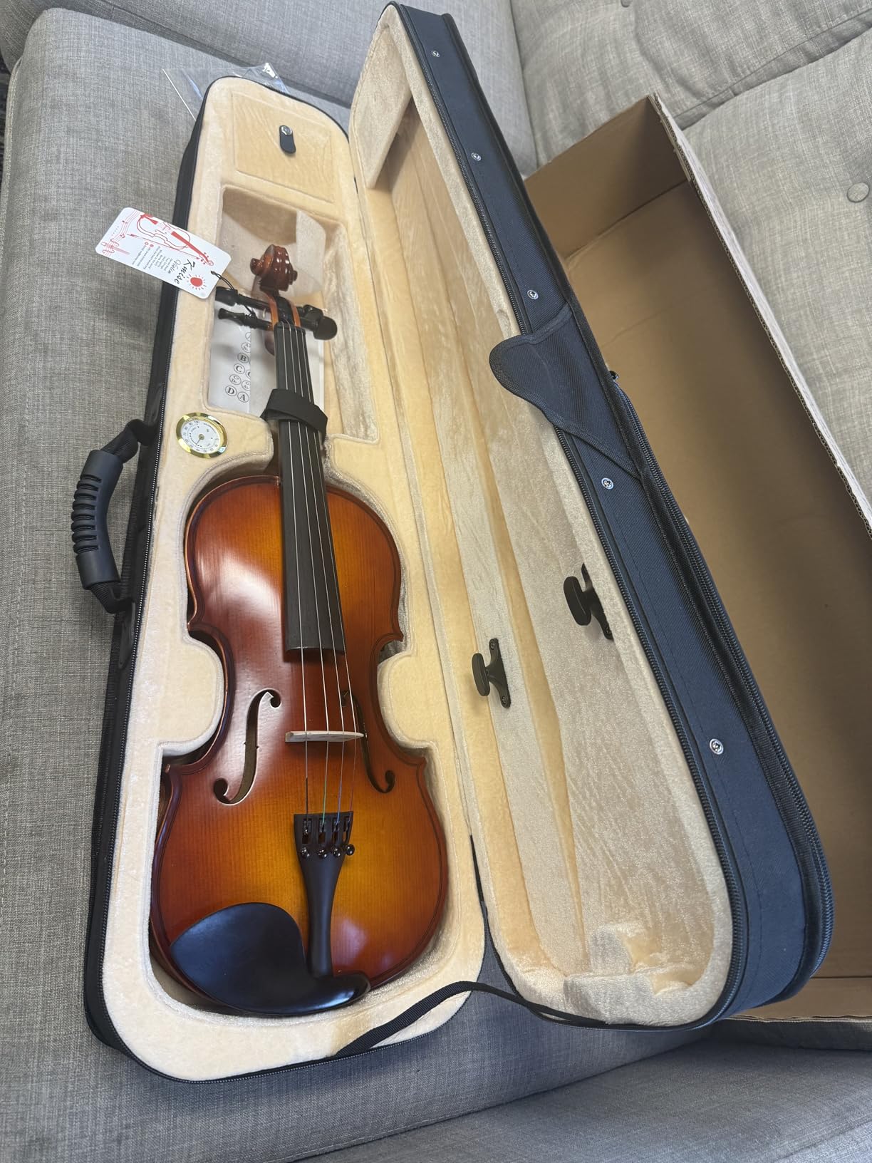 Kmise Violin 4/4 Full Size Starter Kit for Students Beginners Adults, Tough Jujube Wood Acoustic Fiddle Set with Hard Case, Bow, Rosin, Extra Strings, Shoulder Rest, Guide & Chart customer photo 1