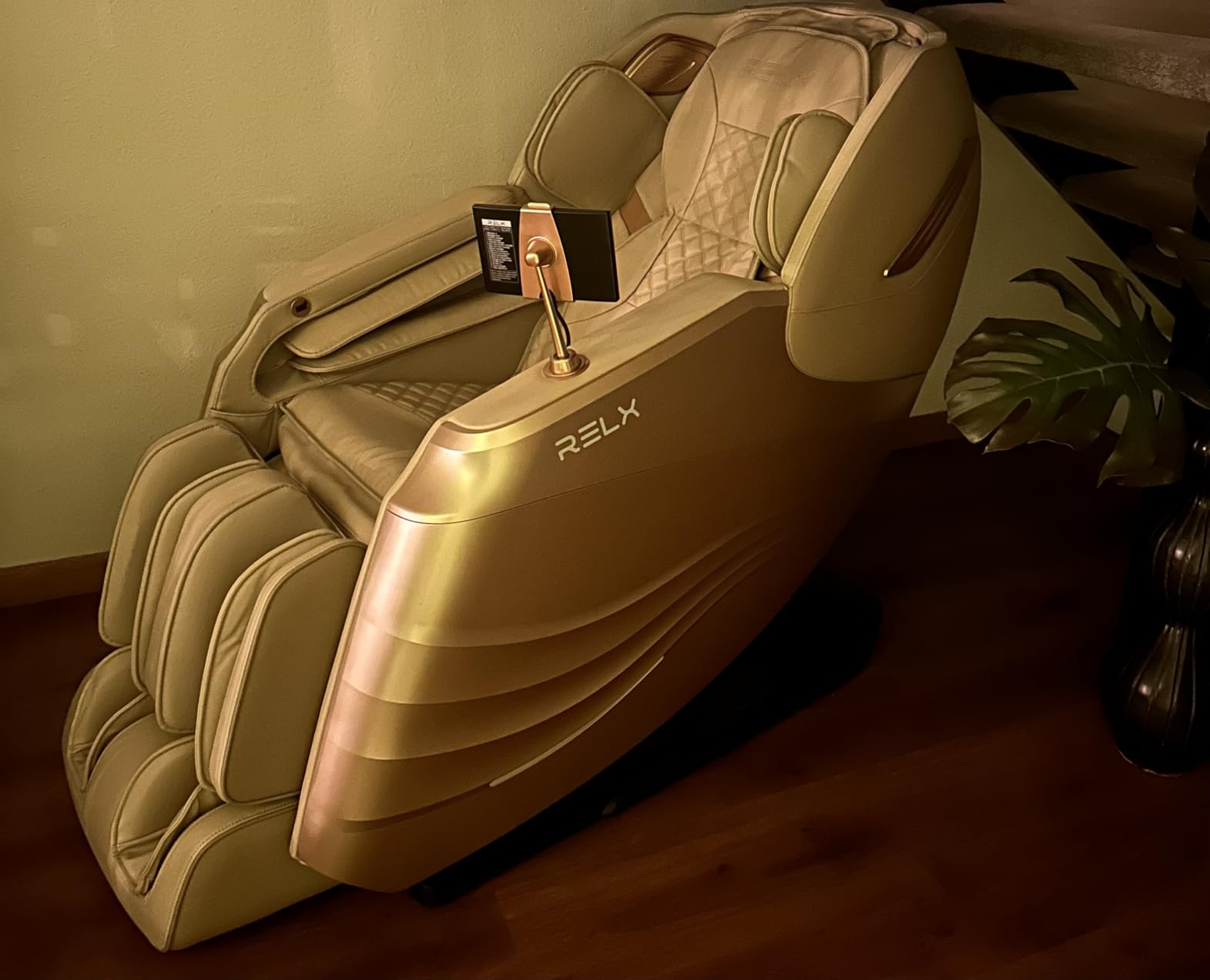 RELX Massage Chair Full Body with Body Scan, Zero Gravity, SL-Track, Black customer photo 2