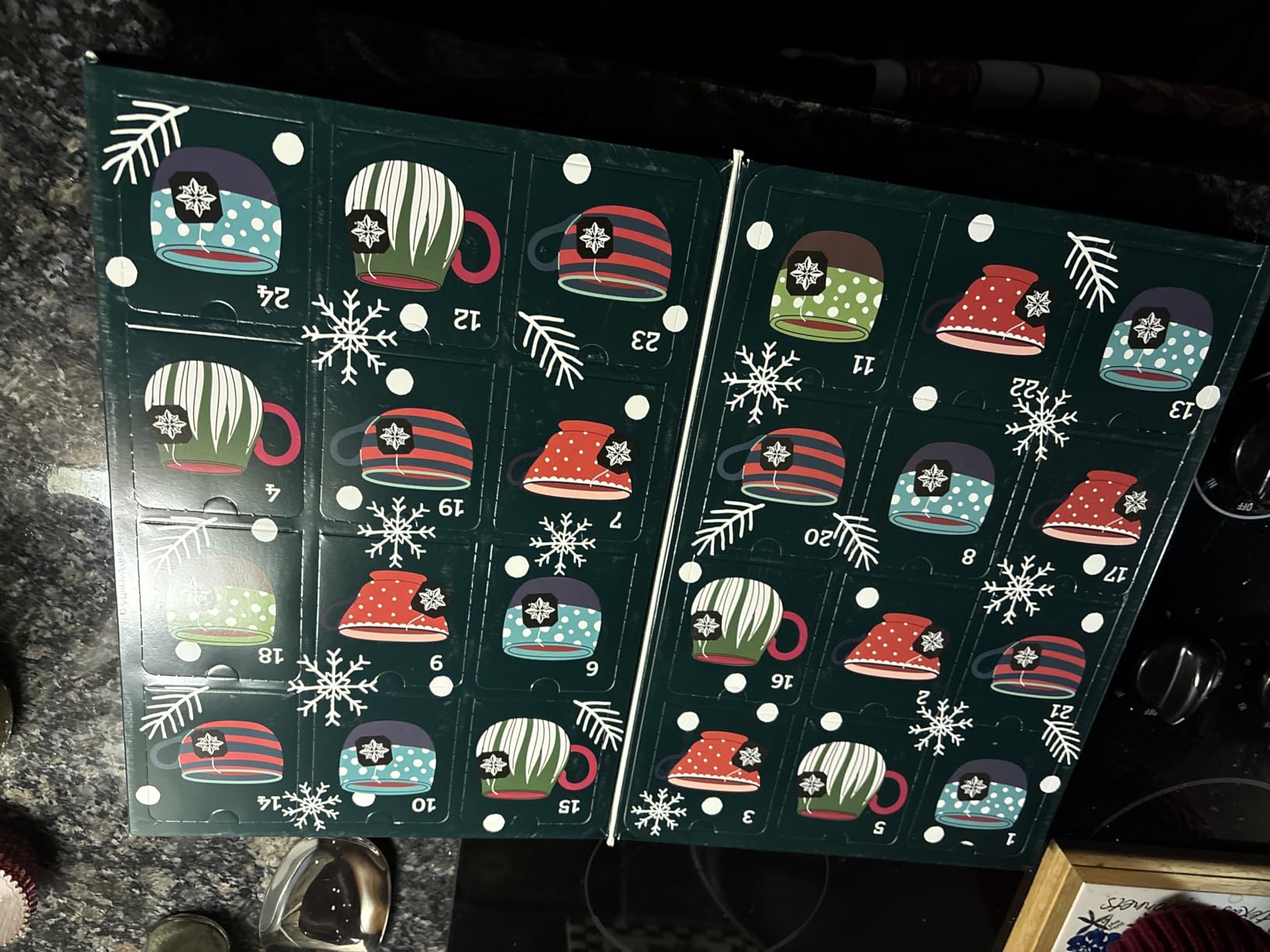 STASH Tea Advent Calendar 2026, 24 Bags, Black, Green & Herbal Teas customer photo 1