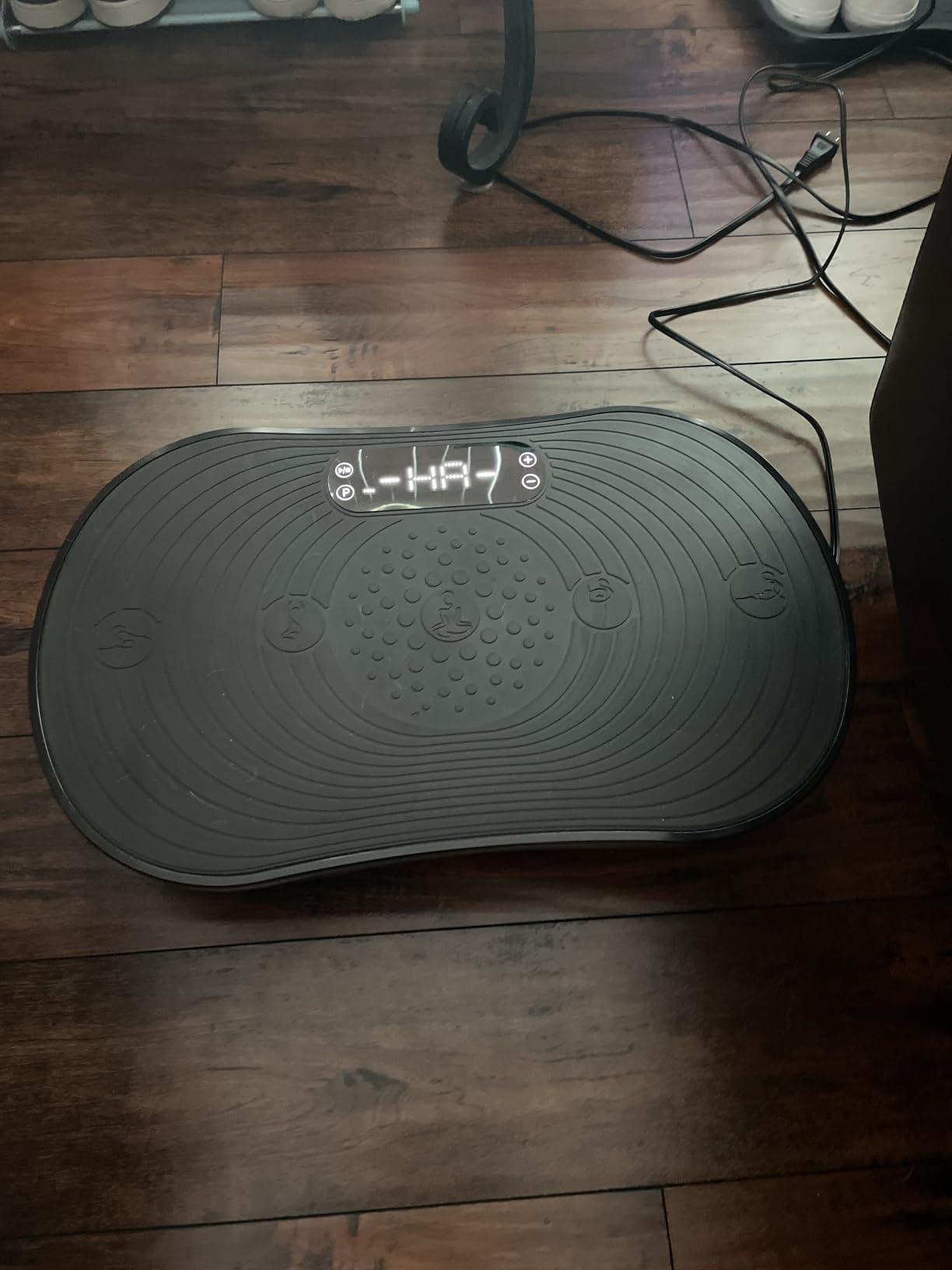 Merach V33 Pro Vibration Plate Exercise Machine with Touchscreen, 99 Speeds customer photo 1