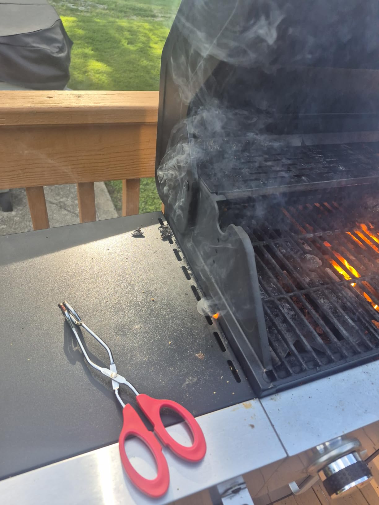 4 Burner Propane Gas Grill, 49,000 BTU Outdoor BBQ Grill with Cast Iron Grates & Griddle Combo, Large Cooking Area with Side Burner, Pullout Grease Tray, Portable for Backyard Patio customer photo 2