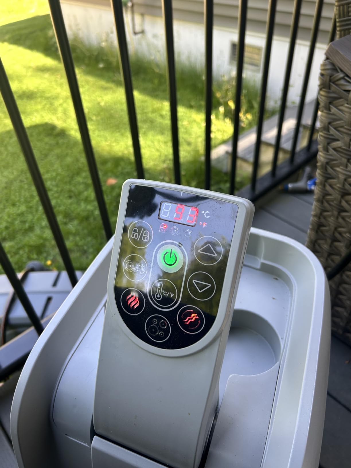 Coleman SaluSpa Miami Energy-Efficient AirJet 2-4 Person Inflatable Hot Tub customer photo 2