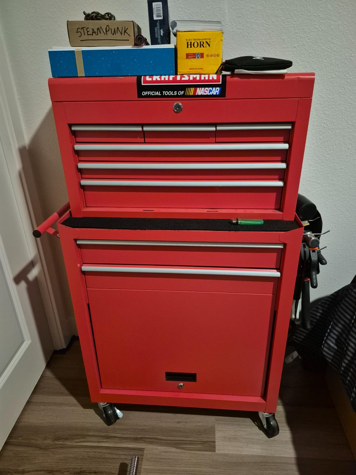 INTERGREAT Rolling Tool Chest with Wheels and 5 Drawers, Detachable Tool Cabinet with Lock for Garage, Locking Mechanic Tool Cart with Black Liner for Warehouse, Workshop, High Capacity customer photo 2