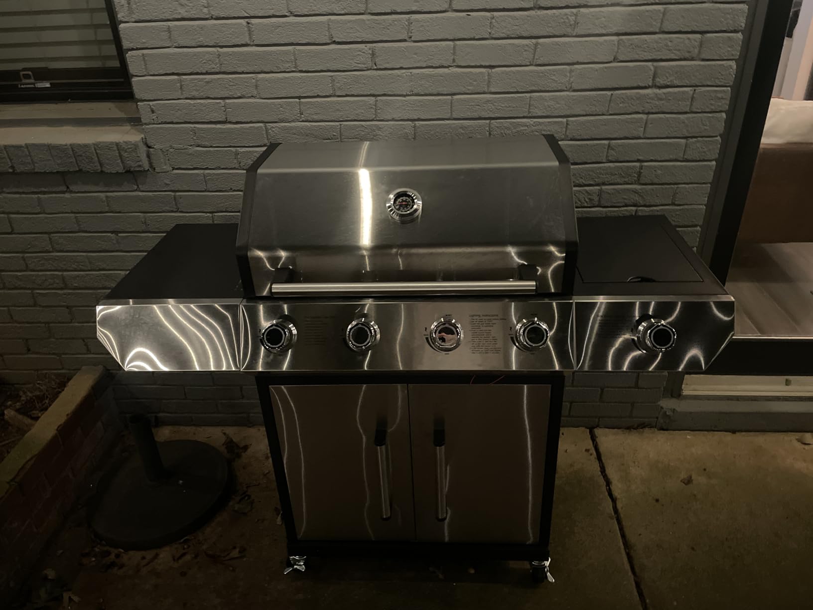 SKOK 5 Burner BBQ Grill with Infrared Side and Rear Burners, Gas Grill with Cast Iron Grates, Outdoor Barbecue Grill 72,000 BTU Output customer photo 2