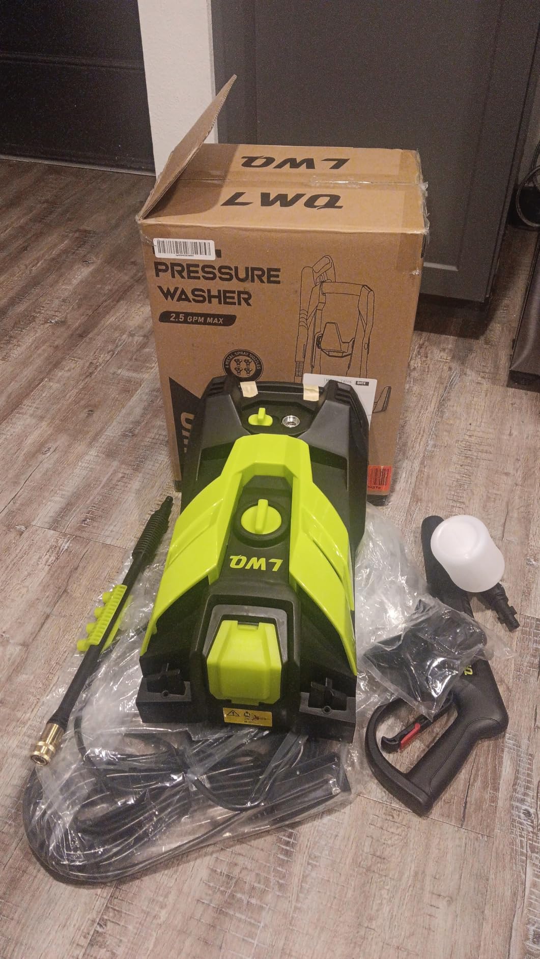 Pressure Washer, Power Washer with 4 Quick Connect Nozzles 1 Foam Cannon, High Pressure Cleaning Machine for Cars/Fences/Driveways/Patios/Farms/Home Cleaning(Bright Green) customer photo 2