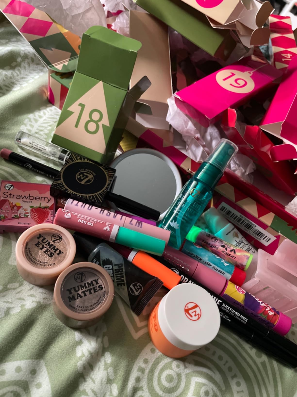 W7 Beauty Blast Makeup Advent Calendar 2026-24 Cosmetic Treats customer photo 2