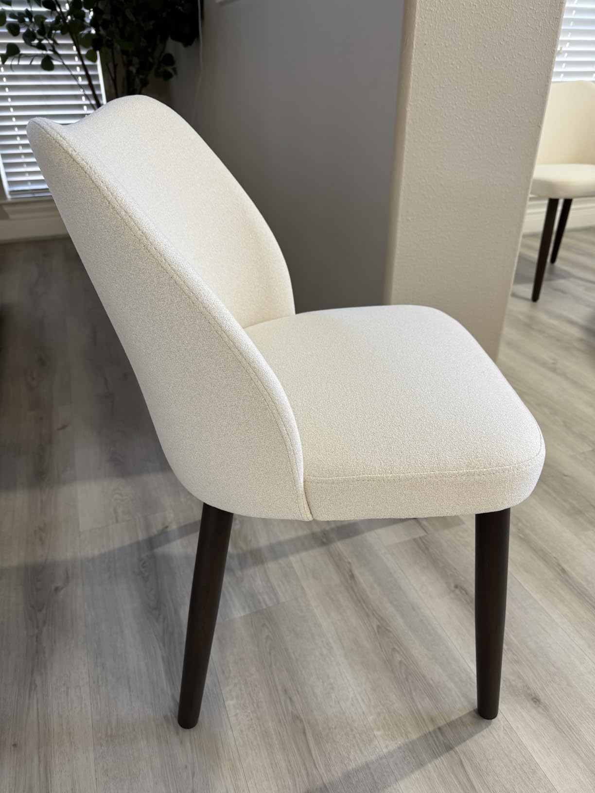 COLAMY Upholstered Dining Chairs Set of 4, Modern Kitchen & Dining Room Chairs with Curved Back, Fabric Padded Seat and Solid Wood Legs, Side Chairs for Restaurant, Cafe & Home, Beige customer photo 2