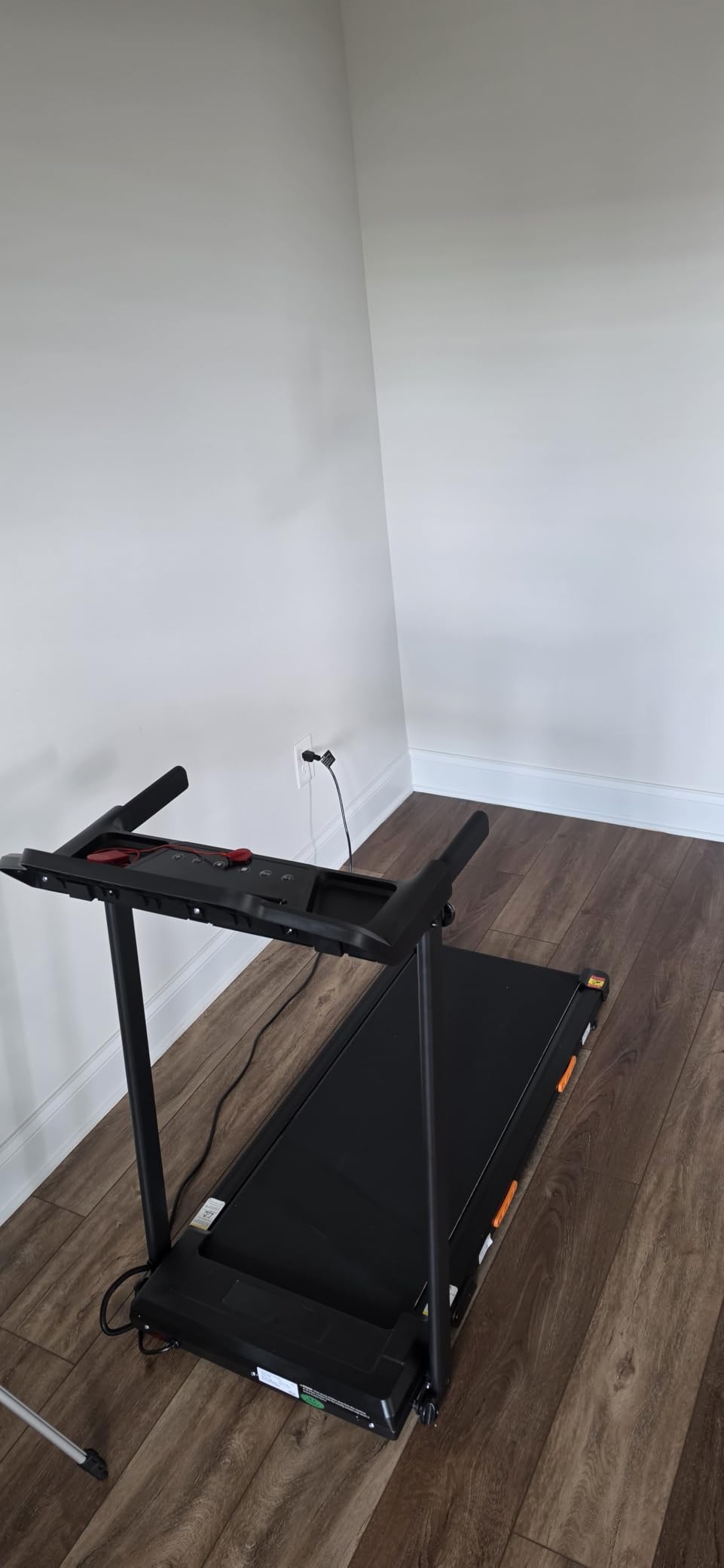 CURSOR FITNESS 16% Incline Treadmills for Home with 3 LED Displays customer photo 1