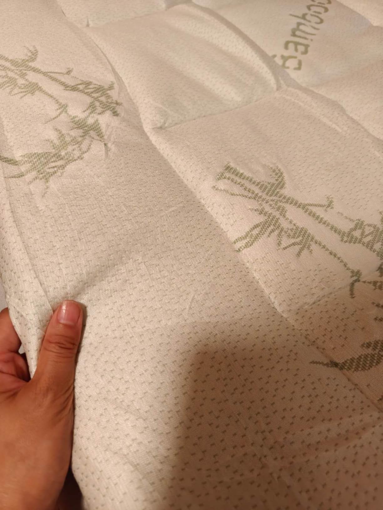 Fracho Ultra Soft Queen Mattress Topper - Cooling Bed Pad with Cover Made from 55% Rayon Made from Bamboo 45% Polyester - 1000GSM Plush Pillow Top, Breathable & Supportive for Hot Sleepers, Green customer photo 2