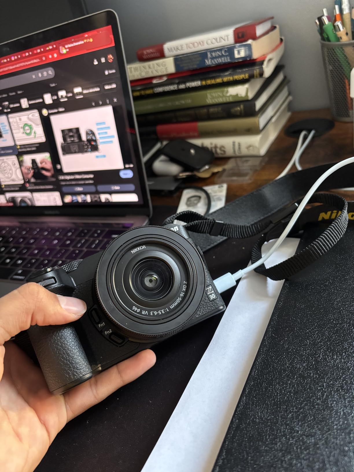 Nikon Z 30 with Wide-Angle Zoom Lens | Our most compact, lightweight mirrorless stills/video camera with 16-50mm zoom lens | Nikon USA Model customer photo 2