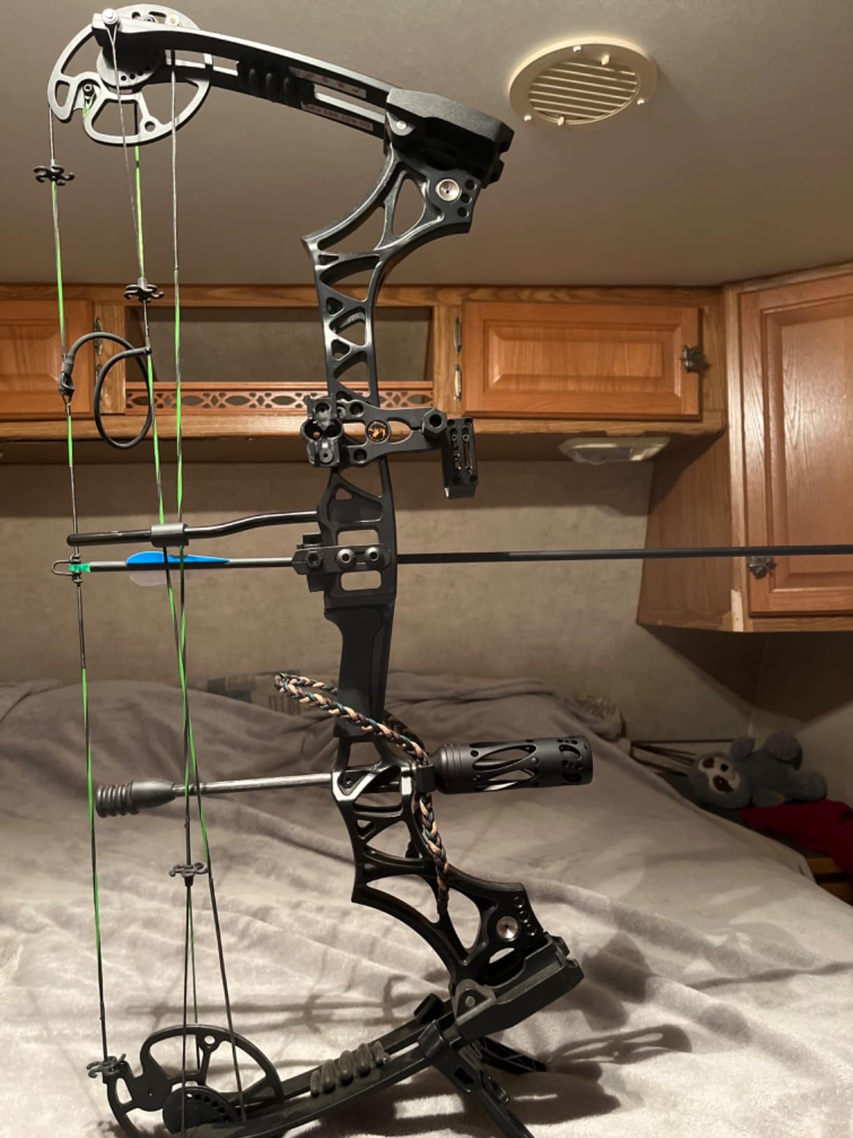Compound Bow Kit, Hunting and Target, Limb Made in USA,Draw Weight 30-70 lbs Adjustable, Draw Length 19-30.5
