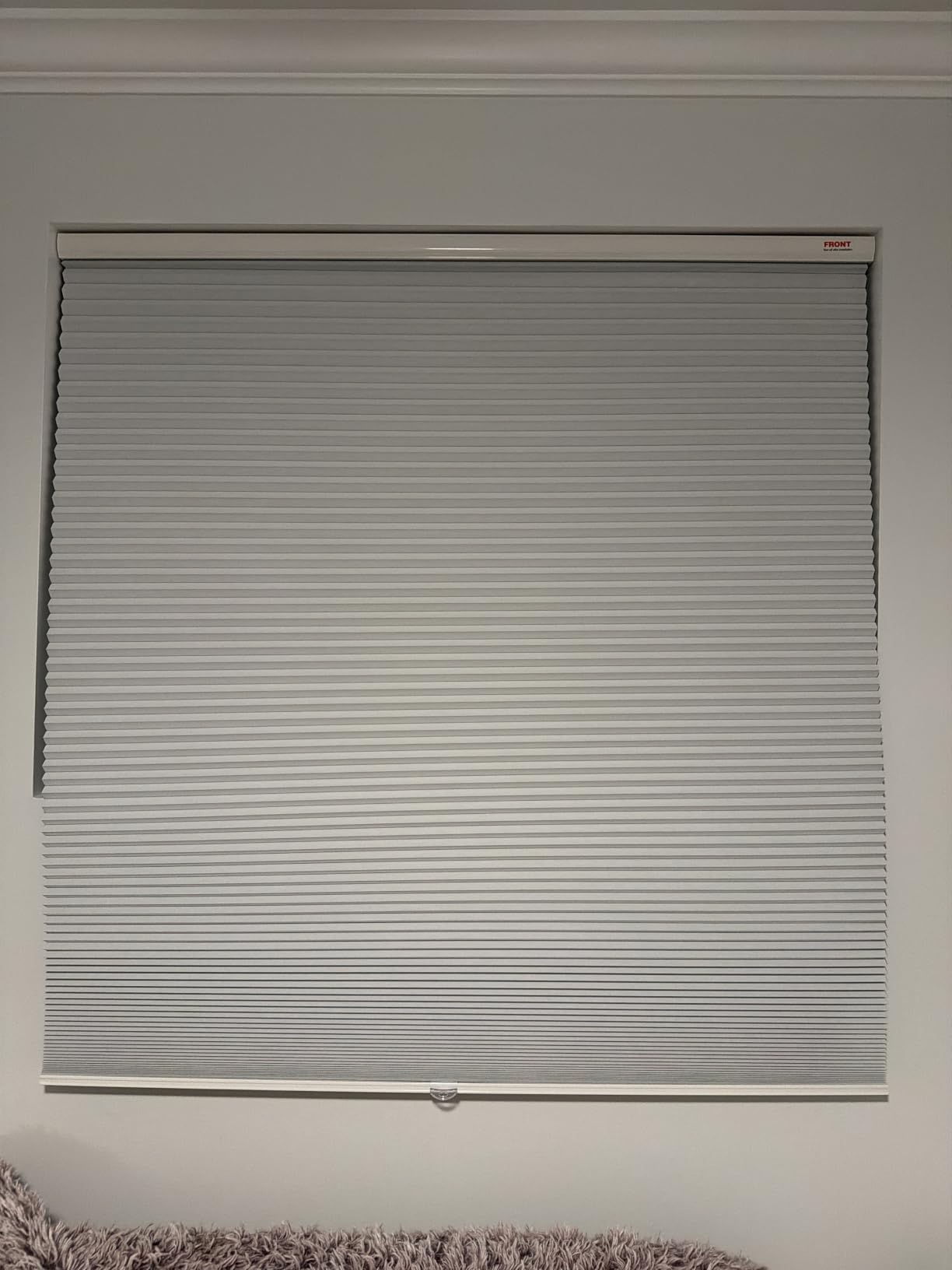 Changshade Cordless Cellular Shades, Motorized Light Filtering Honeycomb Blinds for Indoor Windows Bedroom, Pull Down Pleated Accordion Blind Easy Install, Custom Size, White customer photo 2
