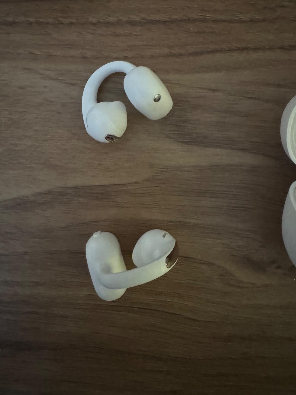 Baseus Bowie MC1 Open Ear Clip-On Earbuds, Adaptive Comfort with Anti-Drop Design, Impactful Sound with Adaptive Bass Boost, Adaptive Noise Cancelling Calls, IP57 Waterproof, 40H Playtime, Lightweight customer photo 2