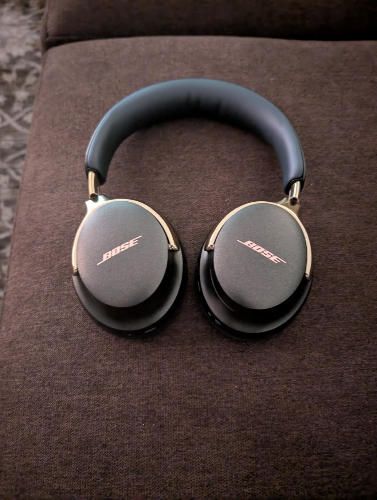 Bose QuietComfort Ultra Bluetooth Headphones (2nd Gen), Wireless Headphones with Spatial Audio, Over Ear Noise Cancelling with Mic, Up to 30 Hours of Play time, Black customer photo 1