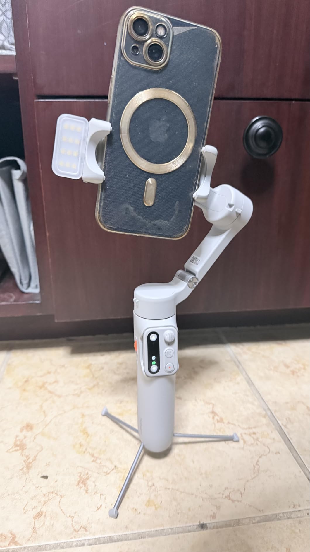 hohem iSteady X3 3-Axis Gimbal Stabilizer for iPhone & Android, Black customer photo 1